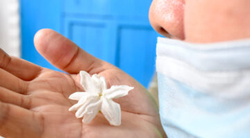 Pérdida del gusto y el olfato relacionada con la COVID es reversible con el tiempo