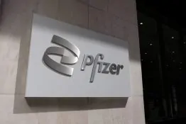 FDA amplía aprobación de la vacuna Abrysvo contra el VRS de Pfizer para adultos de mayor riesgo