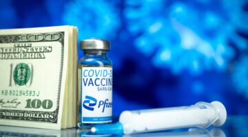 Pfizer empieza a invertir las ganancias que obtuvo por la venta de su vacuna anticovid