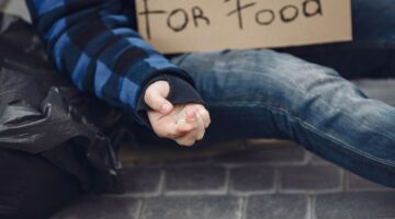 Pobreza multidimensional en Colombia cayó al 11,5 % en 2024, pero aumentaron las barreras de acceso a salud