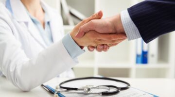 Pólizas de responsabilidad médica, ¿limitan al talento humano