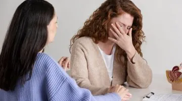 Por qué las mujeres son diagnosticadas con mayor frecuencia de depresión y ansiedad, según estudios recientes