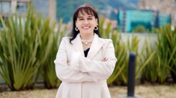 Liderazgo con propósito en salud: Claudia Sterling, una de las 100 mujeres más poderosas de Colombia según Forbes