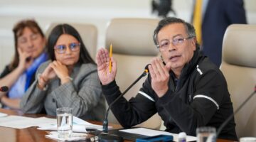 Gustavo Petro insiste: "la UPC es suficiente, se la han robado"