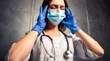 Reducir el agotamiento y mejorar el bienestar de las mujeres médicas en prácticas