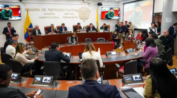 Reforma a la salud hay 16 nuevos artículos aprobados por la Comisión Séptima. Foto: Twitter