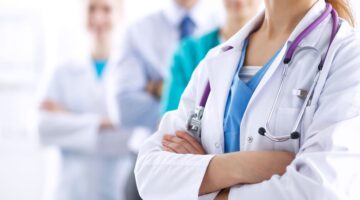 Reforma a la salud nuevas obligaciones para los médicos generan oleada de críticas