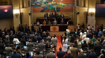 Reforma a la salud sigue en debate niegan ponencia de archivo