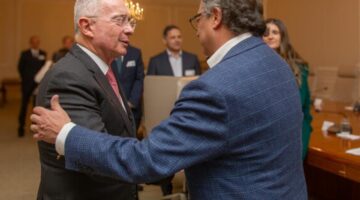 Reunión entre Petro y Uribe culminó sin acuerdos sobre reforma a la salud. Foto Radio Nacional Twitter