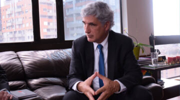 Sale Juan Pablo Uribe del Ministerio de Salud