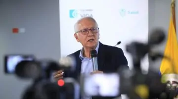 Ministro Jaramillo reitera que sin reforma, crisis se profundizará: anuncia más recursos, pide formalización laboral y propone consulta popular