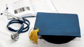 Se acelerará la convalidación de títulos educativos en el sector salud
