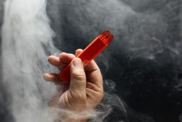 Se regula el uso de cigarrillos electrónicos en Colombia
