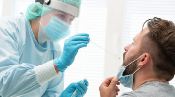 Secretaría de Salud insiste en el autocuidado por la variante JN.1 de COVID-19 y asegura capacidad hospitalaria adecuada