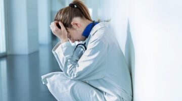 Sistema de salud de EE.UU. estaría en estado crítico si fuera un paciente