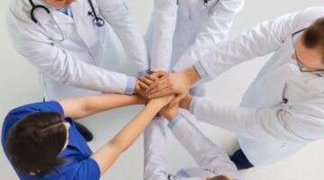 Sociedades científicas se unen a la marcha de batas blancas del 21 de abril