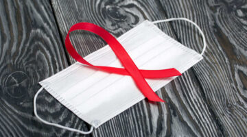 Tener VIH si aumenta las posibilidades de desarrollar Covid-19 grave