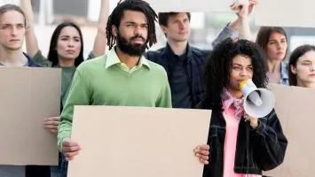 Trabajo decente, equidad y democracia pilares del nuevo informe de la OIT sobre diálogo social