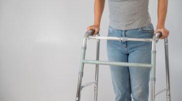 Tratamiento estimulacion de la medula devuelve movimiento paralisis