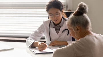 Una simple entrevista mediría el riesgo de padecer demencia