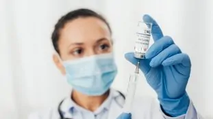 Vacunas contra la COVID-19 variante JN.1 ya están disponibles en Colombia Pfizer y Moderna lideran la inmunización