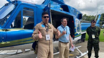 Colombia recibe por primera vez a expertos franceses en emergencias médicas helicoportadas