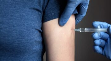 aplicaran dosis de refuerzo a partir de 18 años Colombia