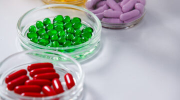 farmaco redujo hospitalizaciones covid moderado