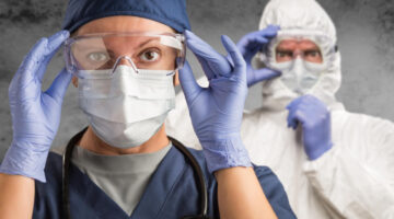 Así debe protegerse y reportar el personal médico la exposición al COVID-19