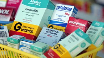 Para tratar enfermedades catastróficas no puede ser reemplazado medicamentos comerciales por medicamentos genéricos
