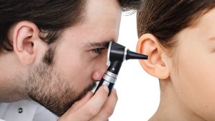 Aplicación de IA para teléfonos móviles mejora el diagnóstico de otitis media aguda OMA en niños