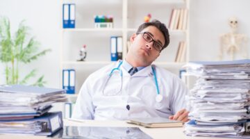 Intensidad del turno del médico incide con programación de cirugías: estudio