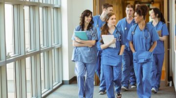 Minsalud e Icetex abren convocatoria para especializaciones médicas