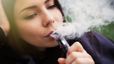 Consumo de tabaco: OMS advierte sobre vacíos regulatorios y riesgos de los cigarrillos electrónicos