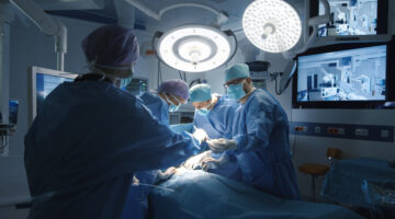 Medical,Team,Performing,Surgical,Operation,In,Modern,Operating,Room