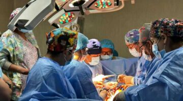 “Operación Vida” Plan Nacional de Desembalse Quirúrgico en Perú