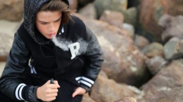 ¡Llamado urgente de la OMS! necesidad inminente de proteger a niños y jóvenes del consumo de cigarrillos electrónicos