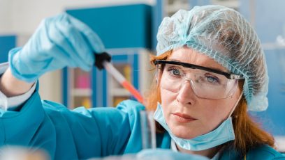 ¿Qué desafíos enfrenta la adopción de los biosimilares en América Latina y cómo superarlos